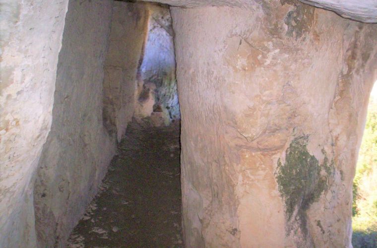 Ddieri: corridor inside the dwelling