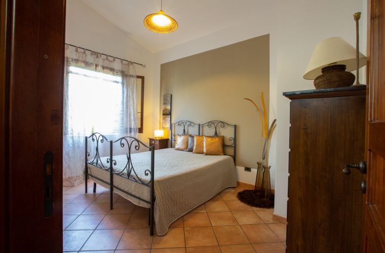 The sleeping area consists of two double bedrooms and one single bedroom