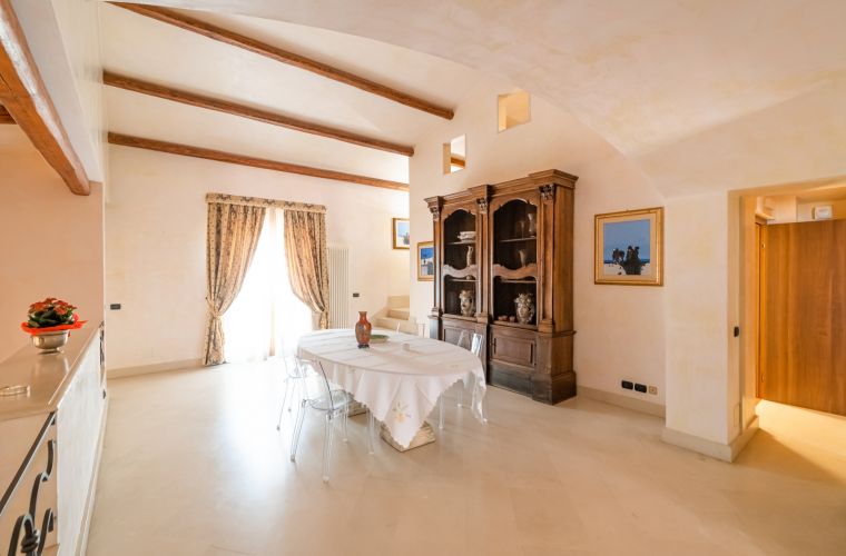 Elegant furnitures in this prestigious villa