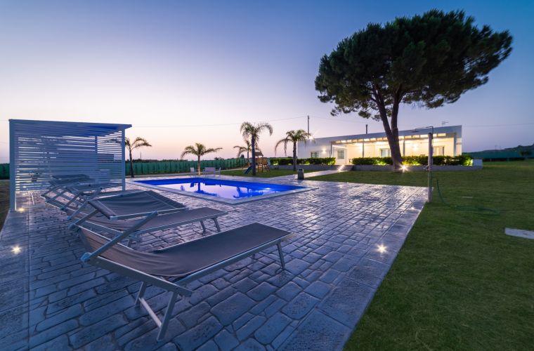 Mamma Antonella is a fantastic villa in a Mediterranean style, 5 kms away the famous Lidofiori Blue Flag beach.