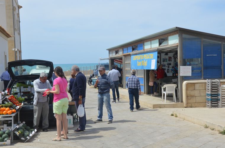 Fishmarket in Donnalucata, 10 kms away