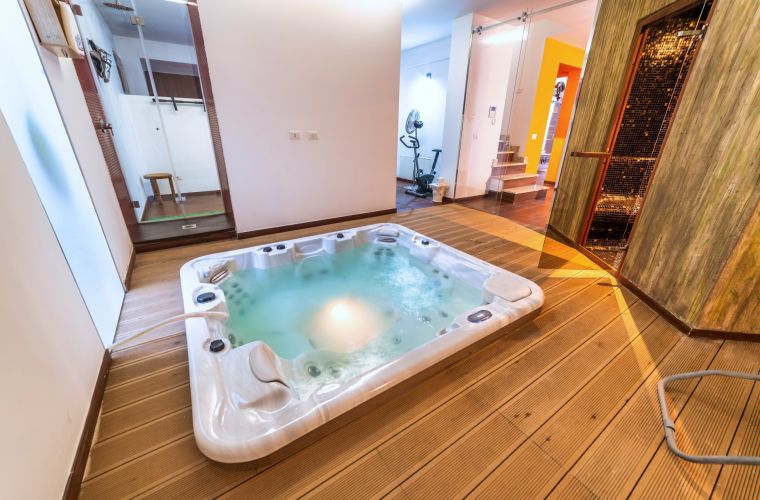 SPA: Jacuzzi, Hammam and fitness area