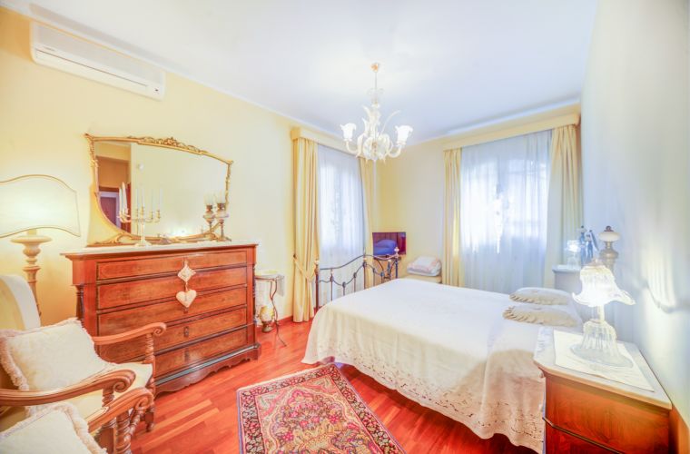 Gound floor bedroom