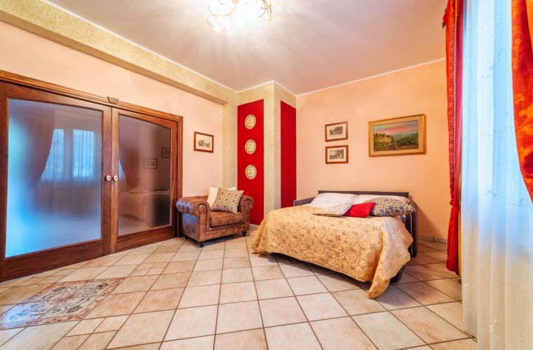 Gound floor bedroom (sofa bed)