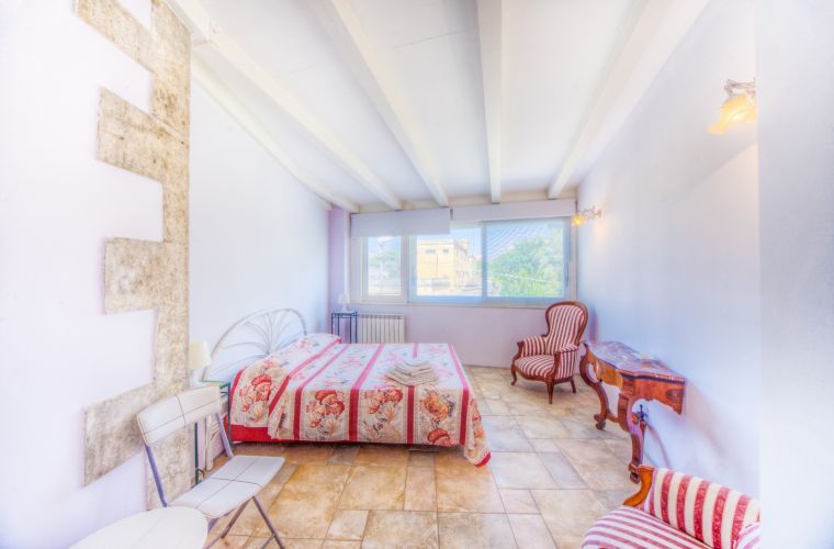 Double bedroom, bright and spacious