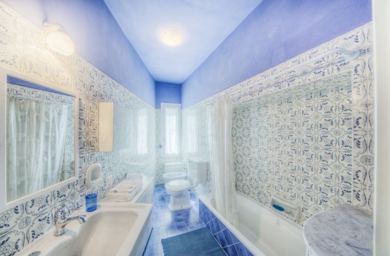 Bathroom with bathub
