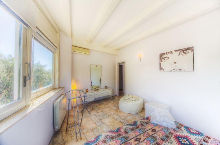 Double bedroom, bright and spacious