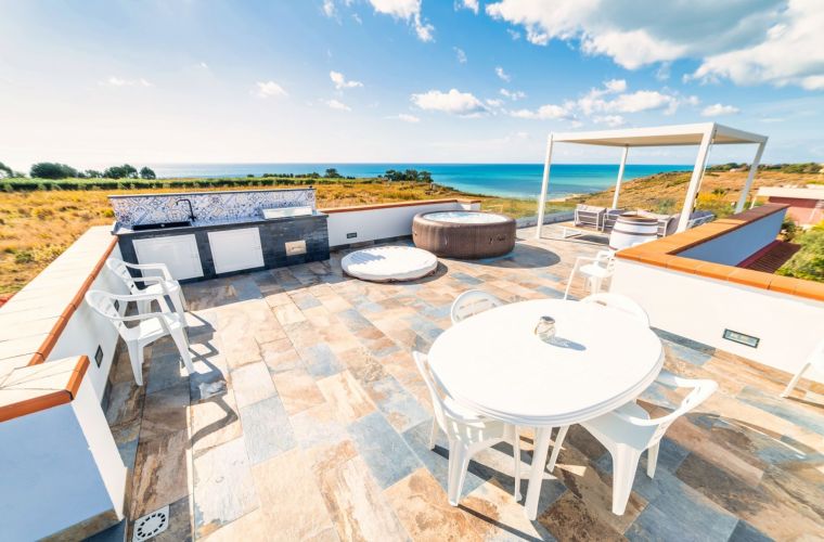 Barbecue, jacuzzi, lounge, seascape