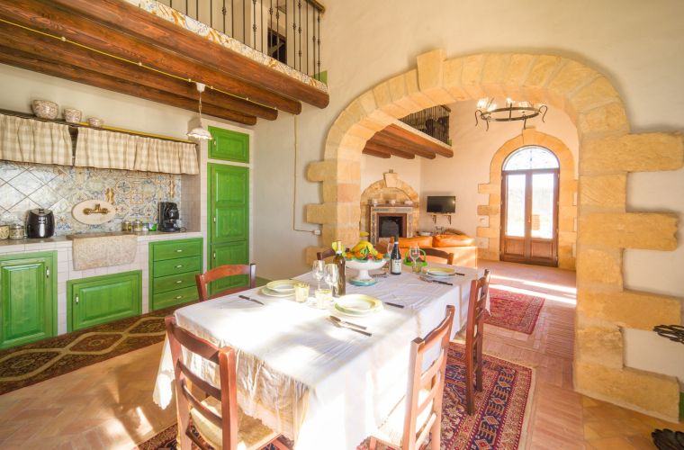 Kitchen facing the seascape