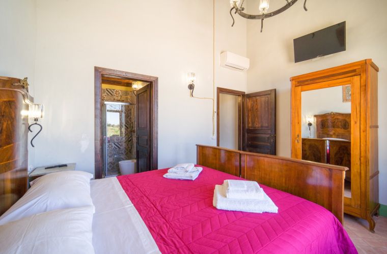 Double bedroom en-suite on the ground floor