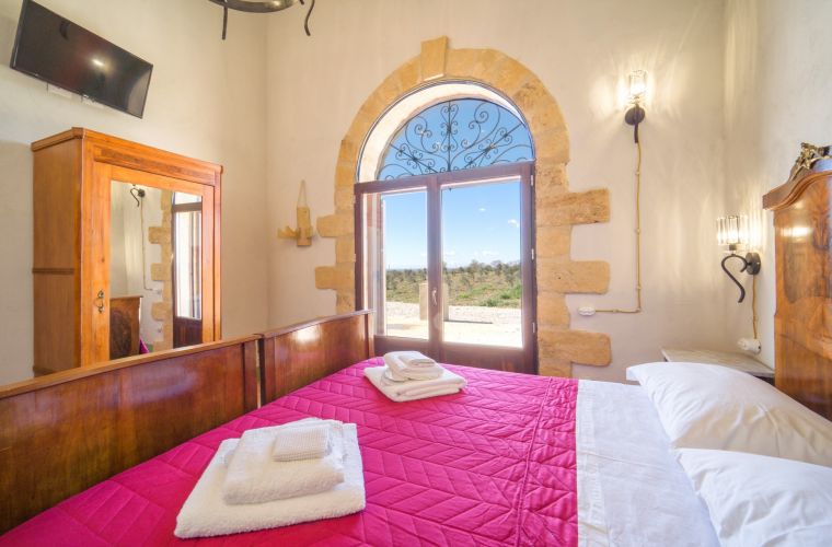 Double bedroom en-suite on the ground floor
