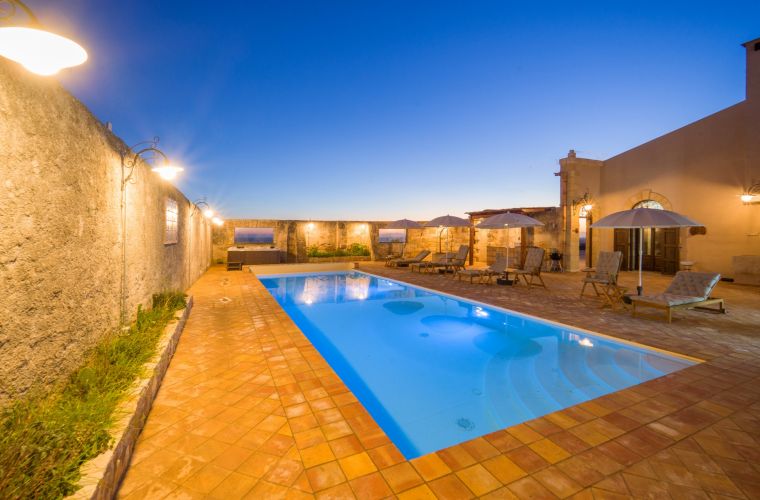 The pool and the seascape on the background