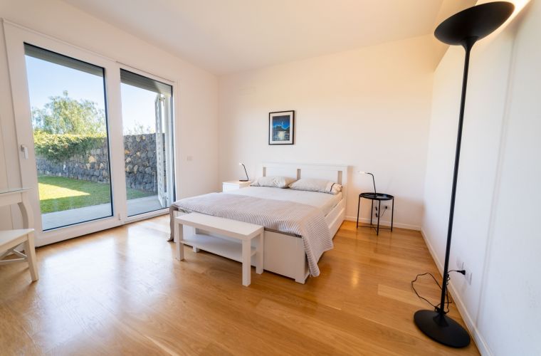 Double bedroom facing the lawn