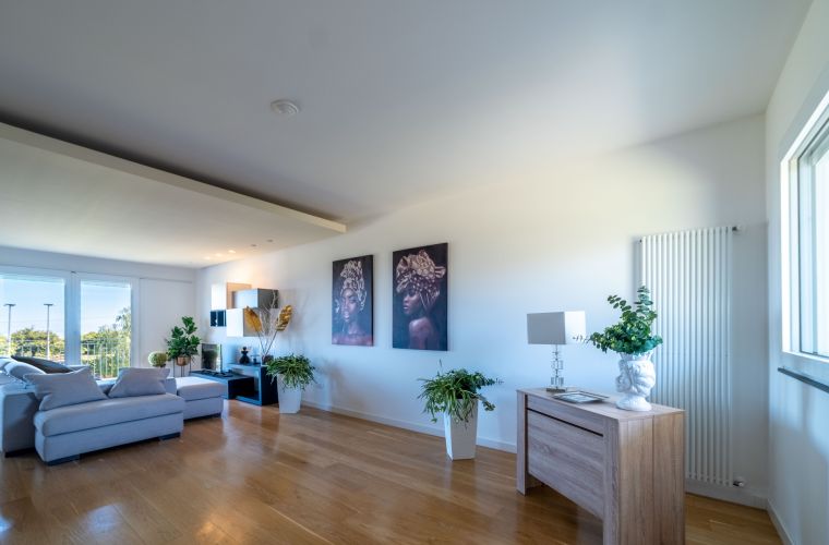 The villa consists of two floors, both at garden level