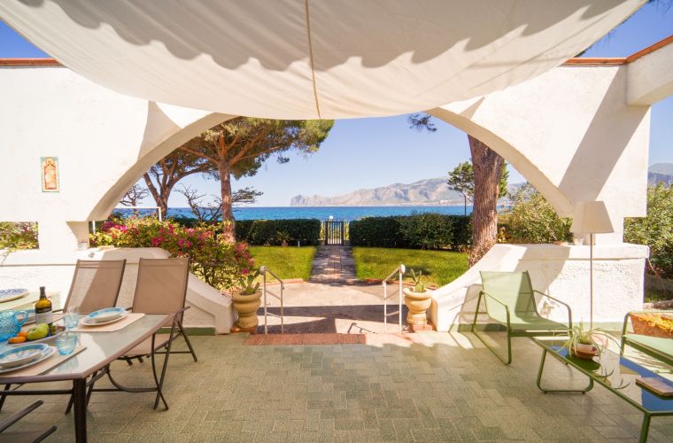 30 meters from the sea!