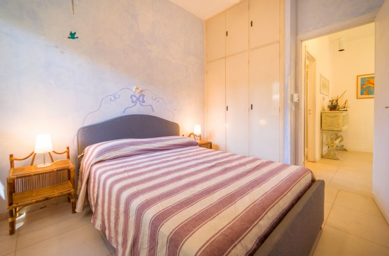 French bed (plus single bed) in the twin