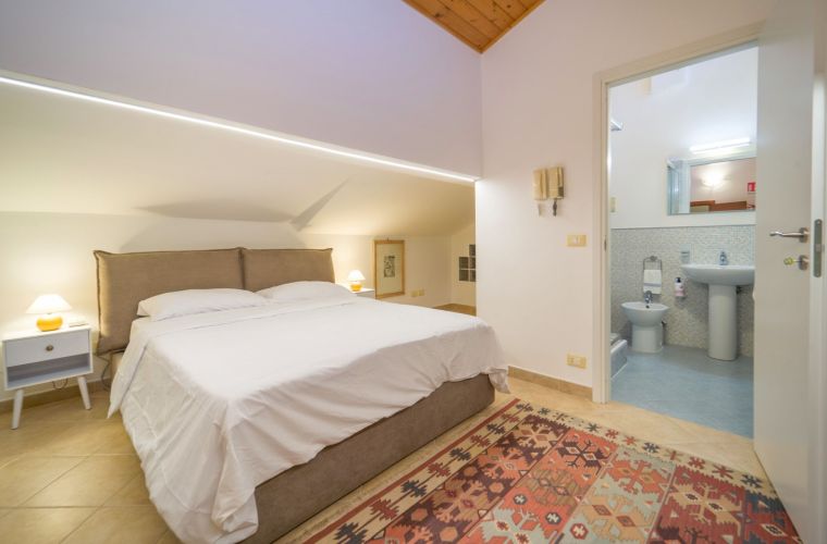 Double en-suite on the mezanine