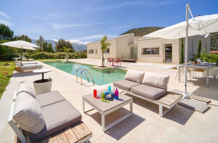 Exterior pool 20x4 meters