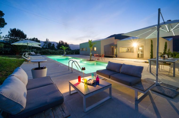 Luxurious villa surrounded by an 8000 sqm garden.