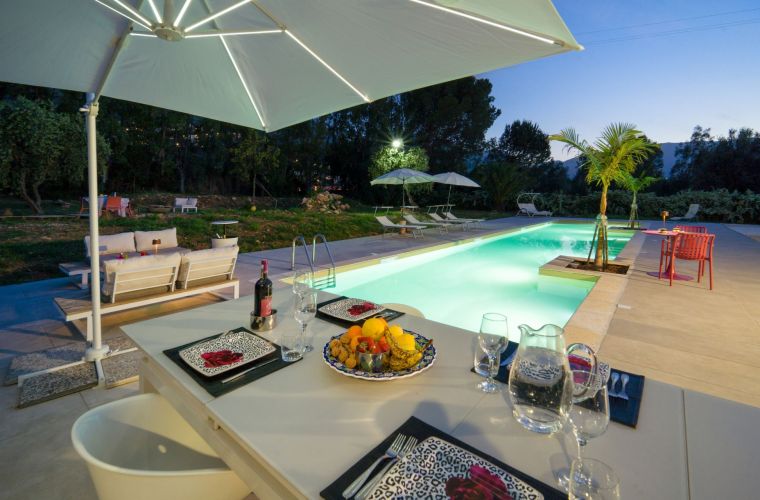 Exterior pool 20 x 4 meters