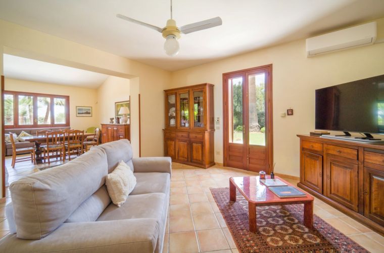 Ground floor: living room