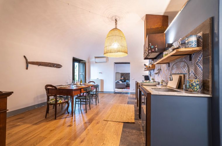 Main unit: open-plan kitchen/dining/ living room
