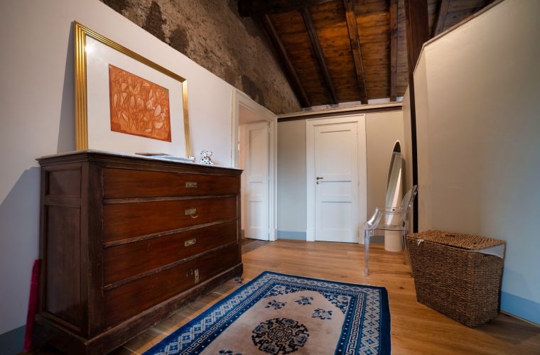 Main unit: room between the double and the French bed room