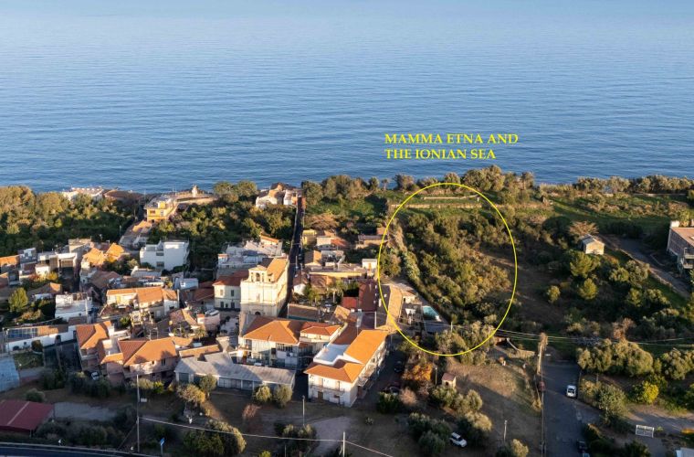 Mamma Etna is a delightful villa, in a highly-sought-after location