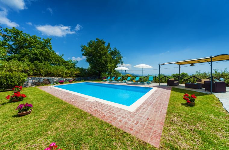 This house is two km's away from the downtown of Presa