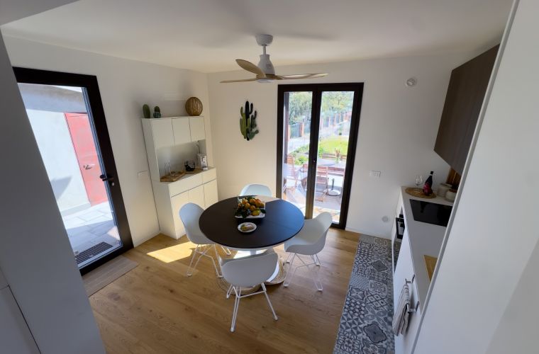 Main house: kitchen