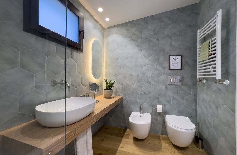 Main house: en-suite