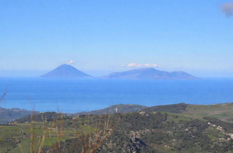 Eolian Islands, 1 km (ferries)