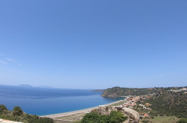 Tono beach, 3 kms