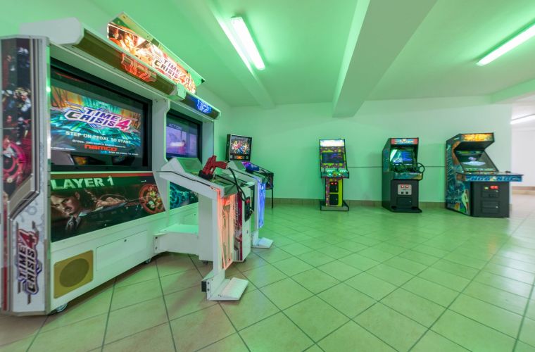 Mamma Maranzina never ceases to amaze, and in the basement, there is a wonderful games room, a fitness area, and a sauna!