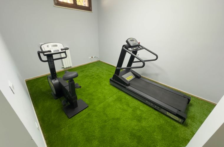 Mamma Maranzina never ceases to amaze, and in the basement, there is a wonderful games room, a fitness area, and a sauna!