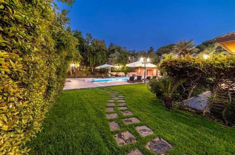 Path towards the pool area