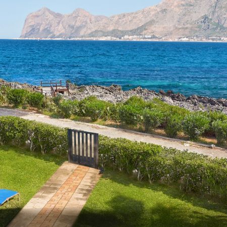 The gate to the private solarium and the gulf