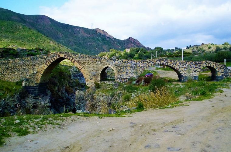 The gorgeous Saraceni bridge