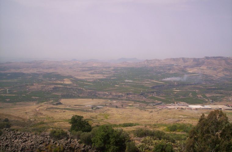 The view of the Simeto plain from the settlement of Adrano