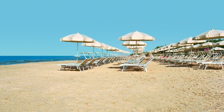 Beach in Donnalucata: 1.5 km's