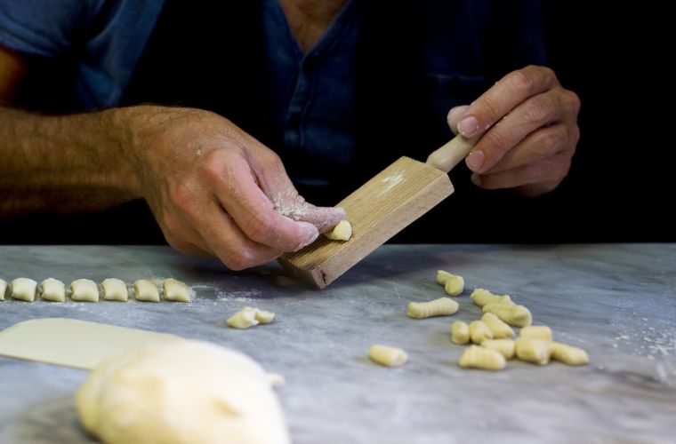 The making of pasta fresca: gnocchi