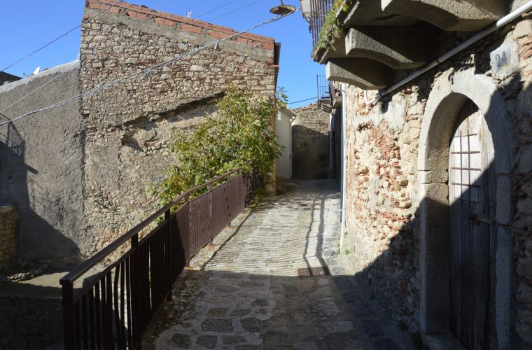 Alleys in Montalbano Elicona